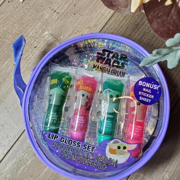 Star Wars mandalorian lip gloss set with nail stickers child’s gift - Picture 3 of 9